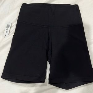 Aritzia tna butter biker shorts